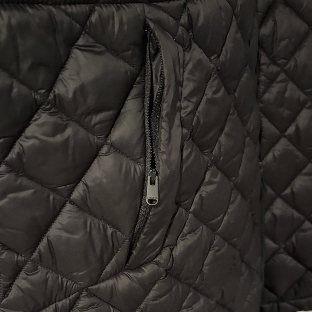 Athleta Women’s Whisper Featherless Quilted Parka/Jacket  - Black - Picture 4 of 11